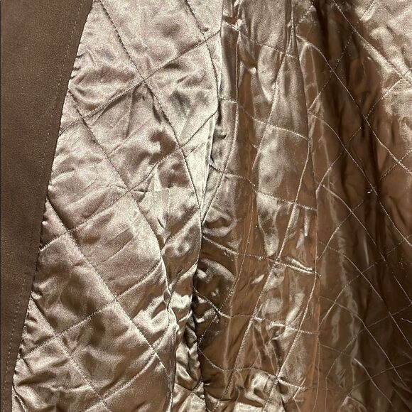 Classic Brown Pea Coat with Timeless Design - Picture 8 of 9